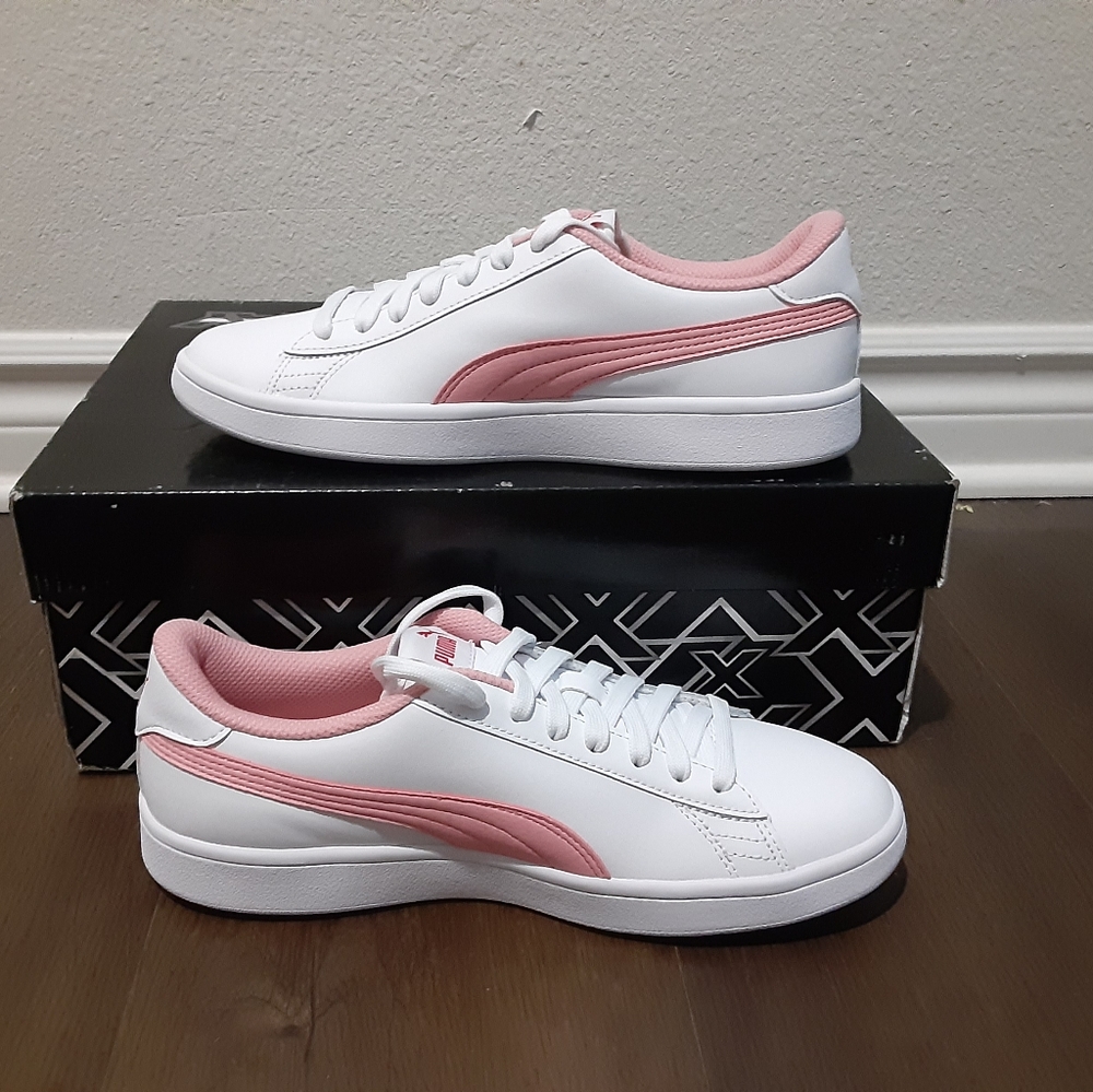 Puma - Picture 3 of 4